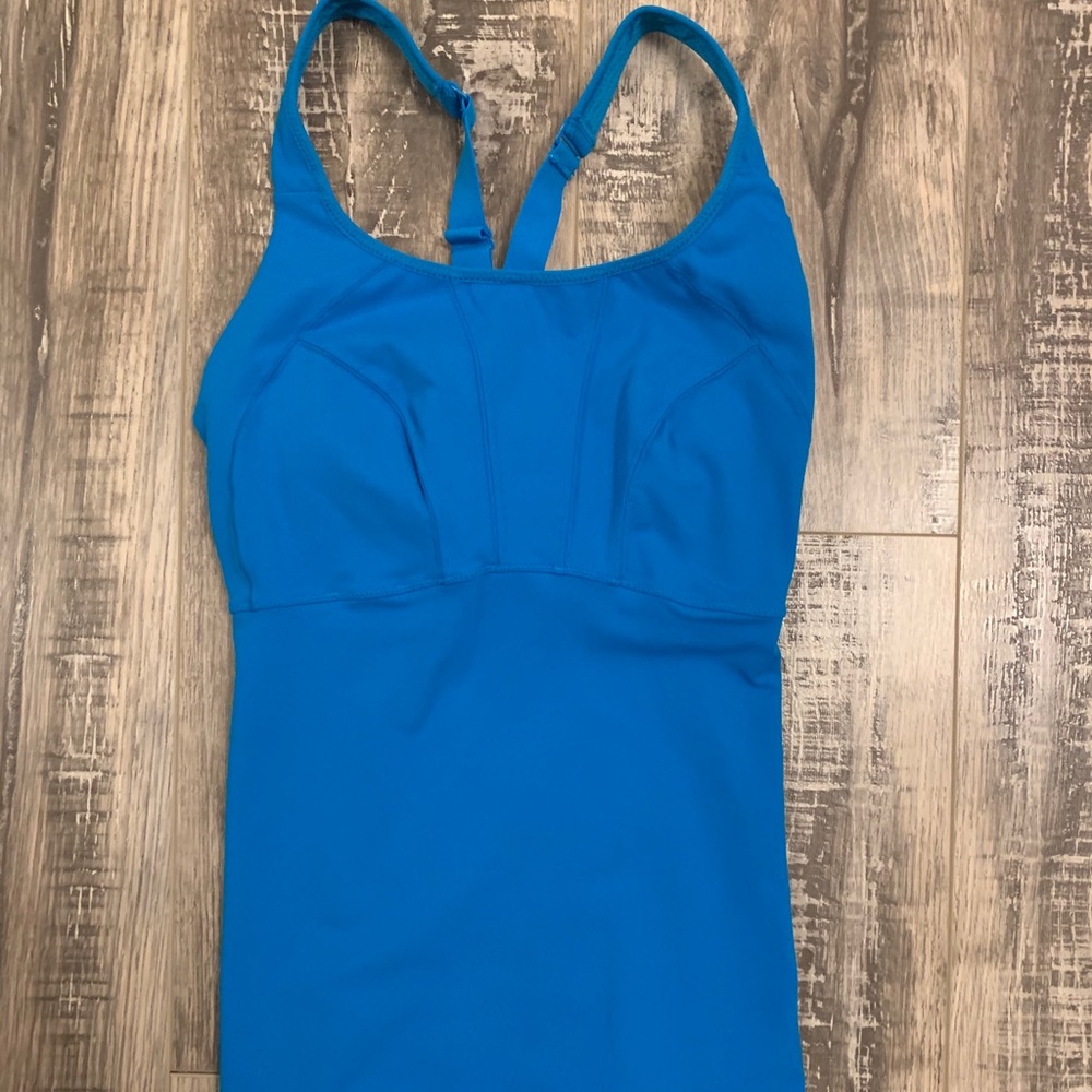 women’s blue work out tank top
